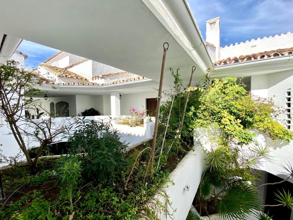 Ferienwohnung Luxury Puerto Banus Penthouse With Parking & Wi-Fi Marbella Exterior foto