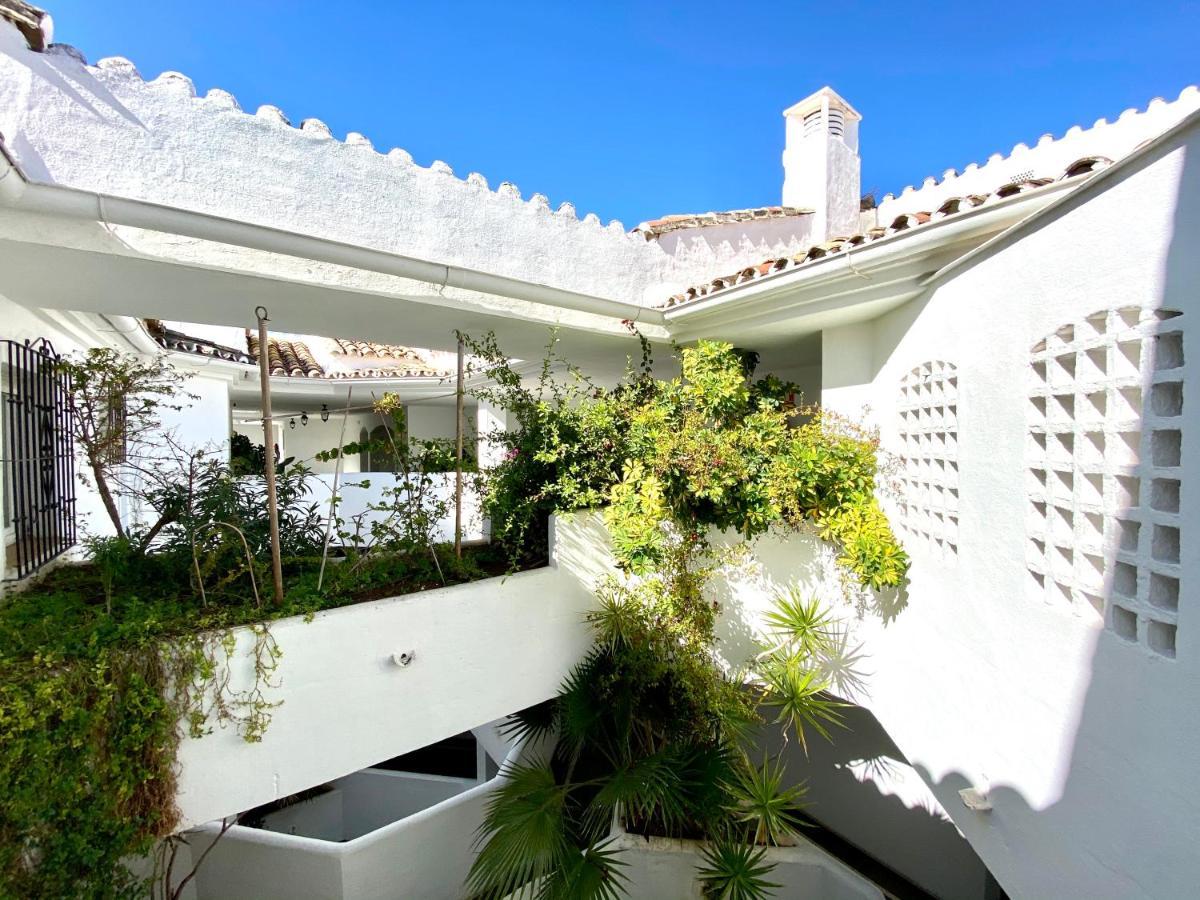 Ferienwohnung Luxury Puerto Banus Penthouse With Parking & Wi-Fi Marbella Exterior foto
