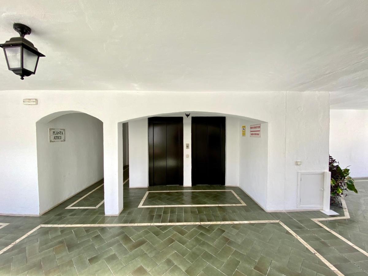 Ferienwohnung Luxury Puerto Banus Penthouse With Parking & Wi-Fi Marbella Exterior foto