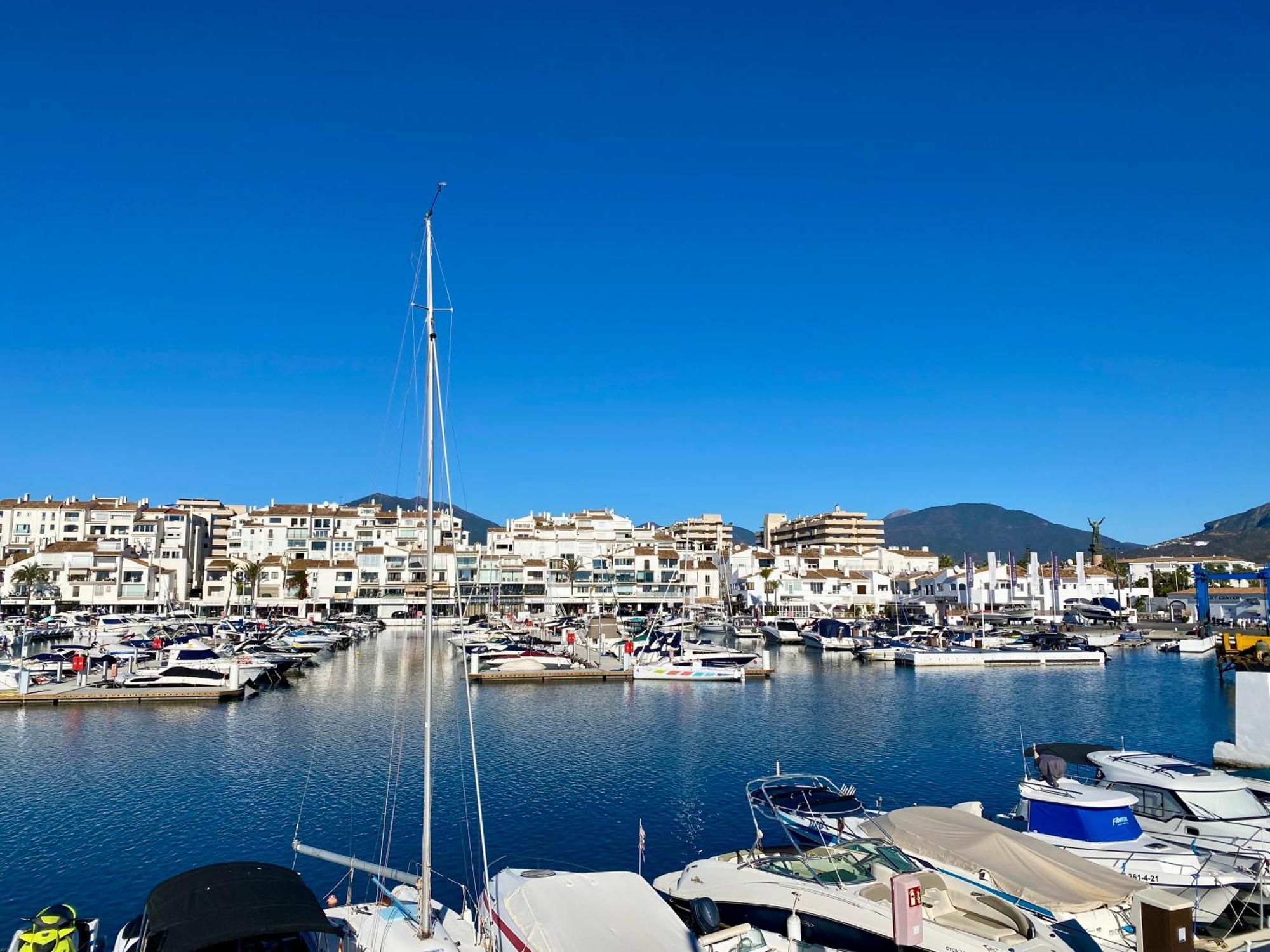 Ferienwohnung Luxury Puerto Banus Penthouse With Parking & Wi-Fi Marbella Exterior foto